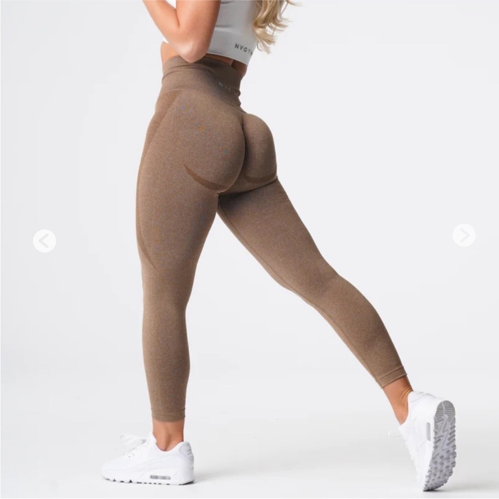 Nvgtn seamless contour leggings in the shade mocha, size medium! No flaws!